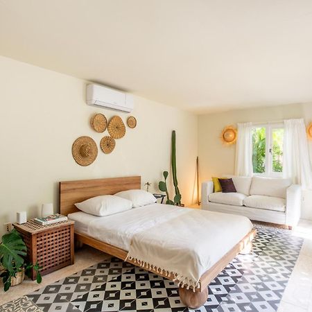 Naima Luxury Home, Cottage & Apartment Rentals 파라데라 외부 사진