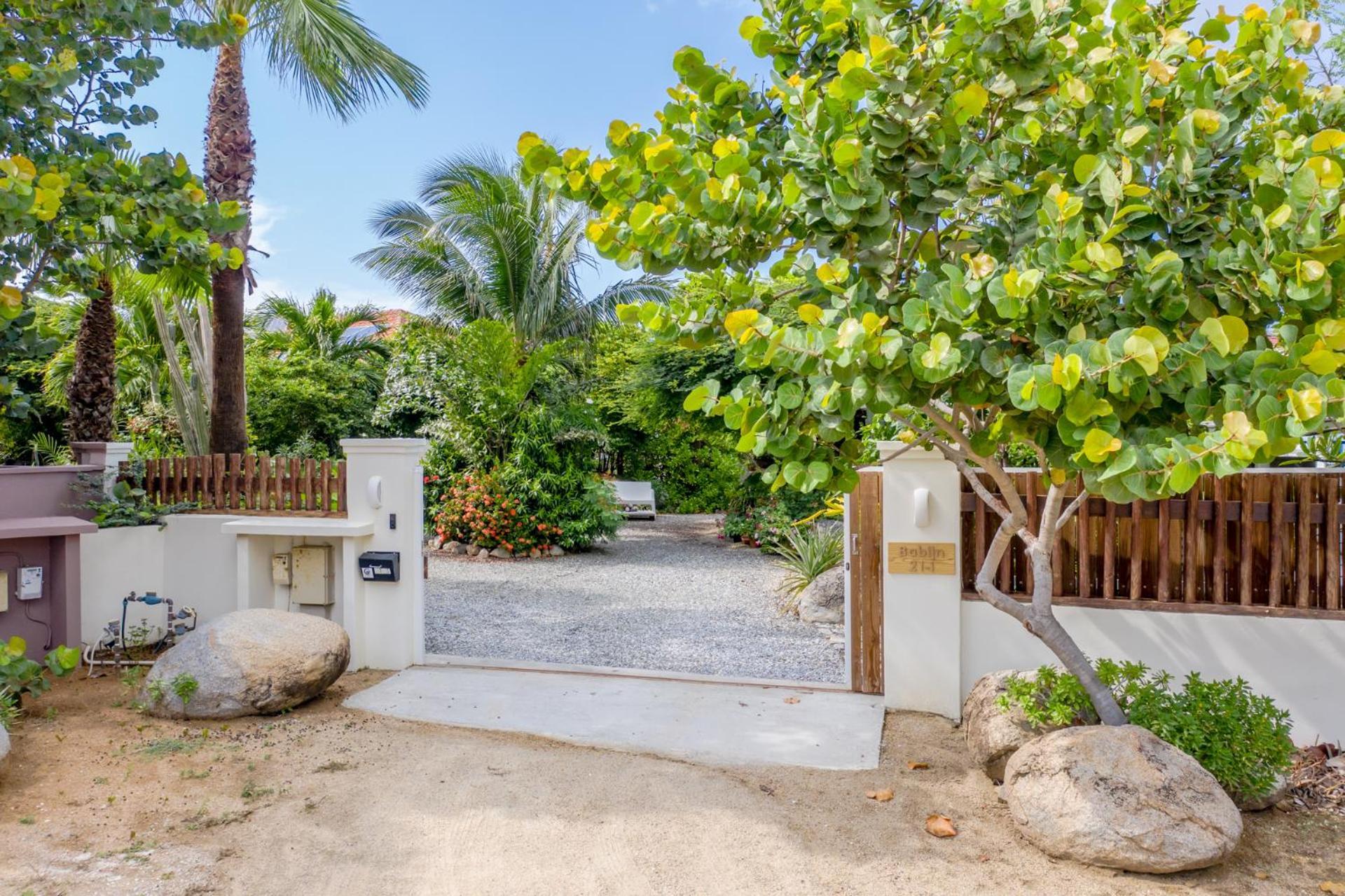 Naima Luxury Home, Cottage & Apartment Rentals 파라데라 외부 사진